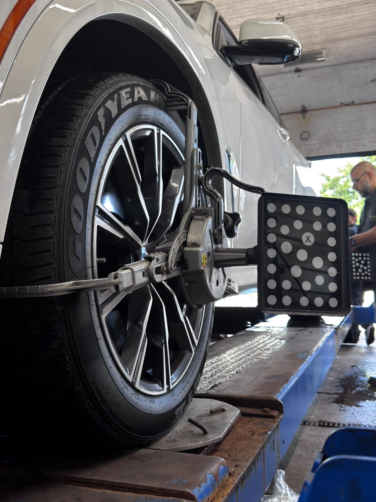 3D optical wheel alignment equipment at Golden Auto Service